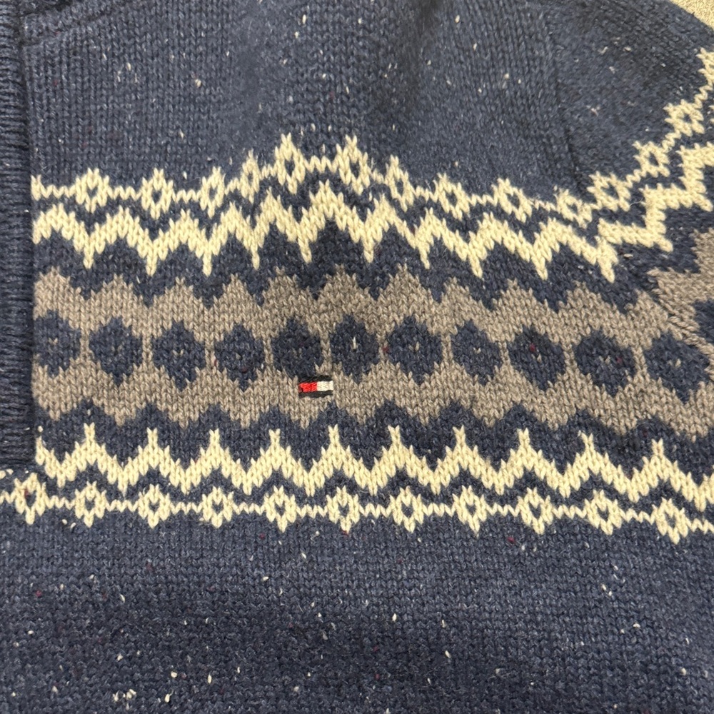 Tommy Hilfiger Men's Navy and Red Zip-Up Sweater - Picture 4 of 12